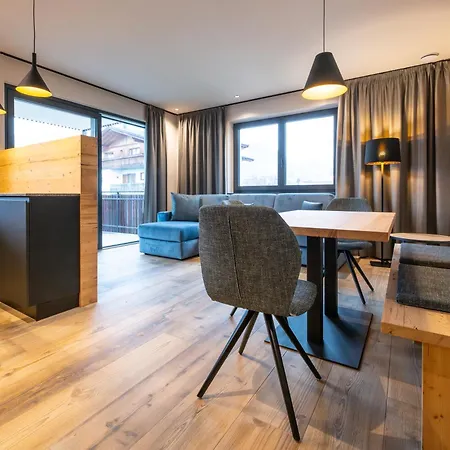 Malojerhof Appartement Lana Buitenkant foto