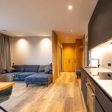 Malojerhof Appartement Lana Buitenkant foto