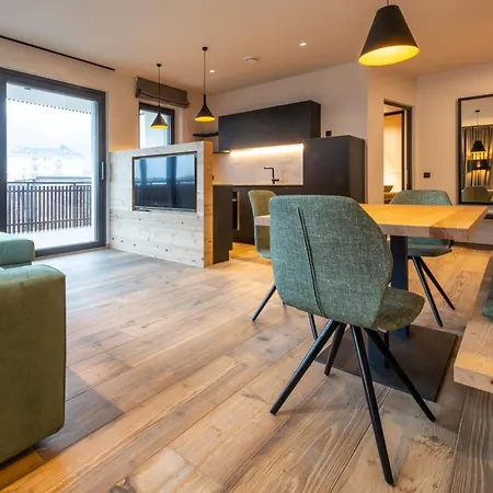 Malojerhof Appartement Lana Buitenkant foto